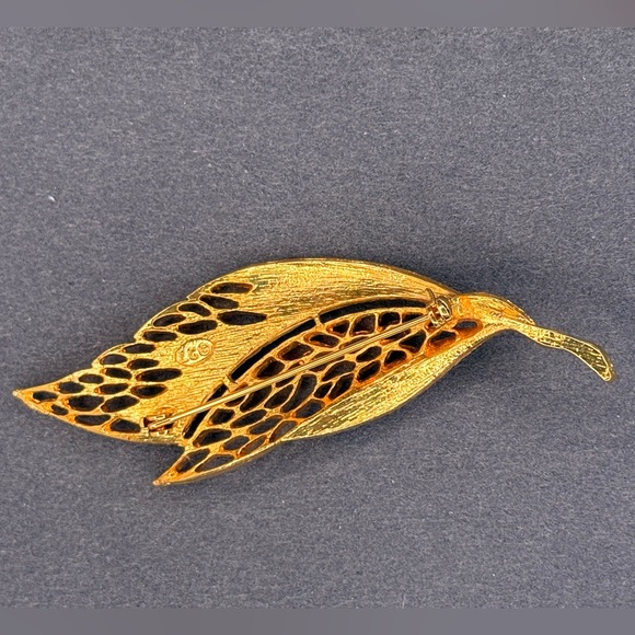 Liz Claiborne Vintage Butterfly Brooch Gold Tone Jeweled - Picture 4 of 8